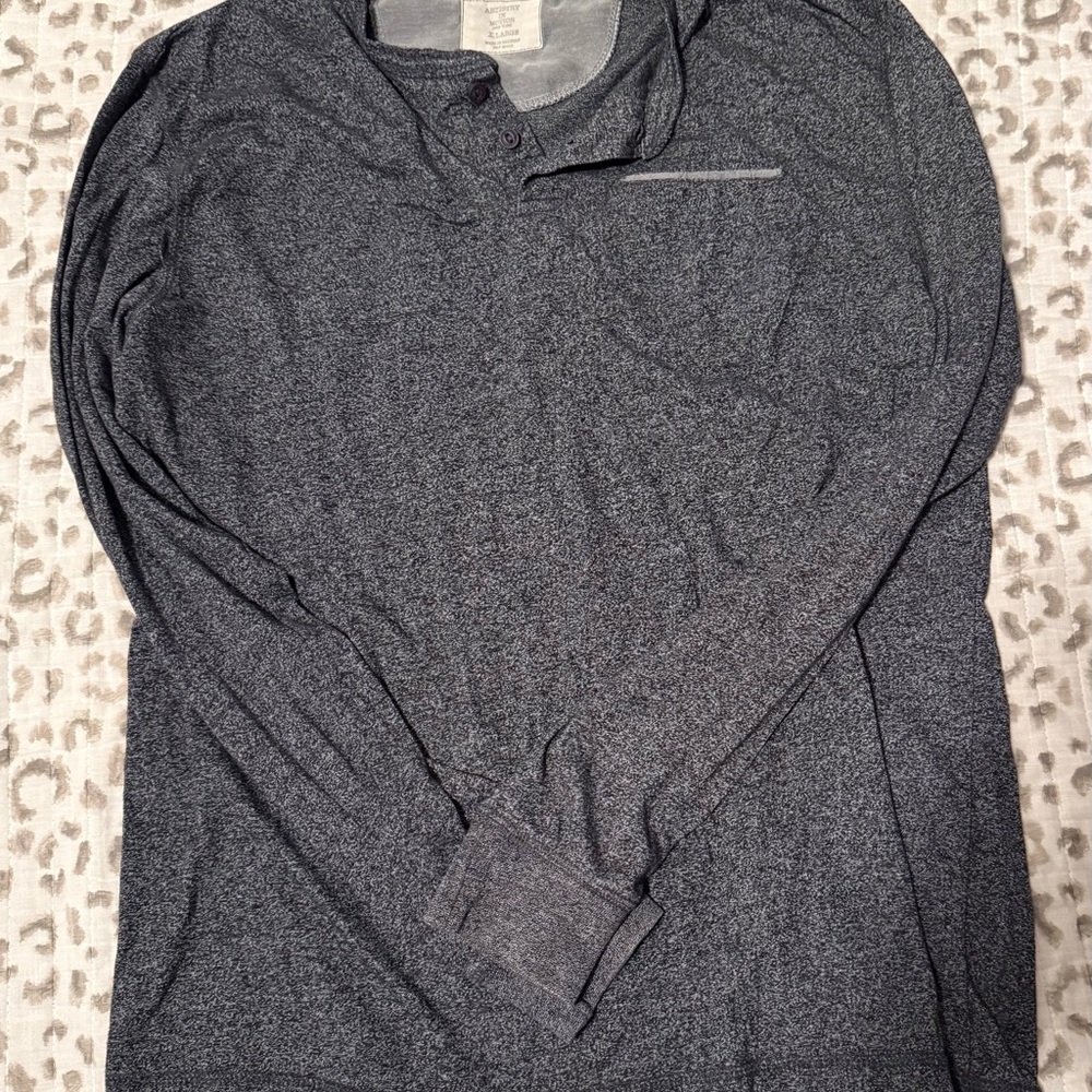 Men's Gray Long Sleeve Shirt